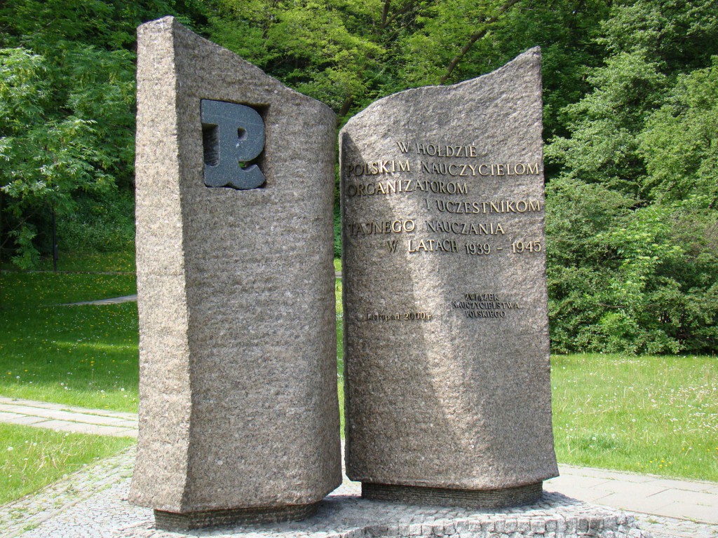 Pomnik_Nauczycieli_Tajnego_Nauczania_1939_-_1945-