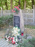 English: Monument in Police - Mścięcino, Pomerania, Poland Polski: Pomnik przy ul. Ofiar Stutthofu w Policach - Mścięcinie