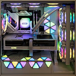 Wnętrze obudowy Corsair iCUE 5000X RGB QL Edition